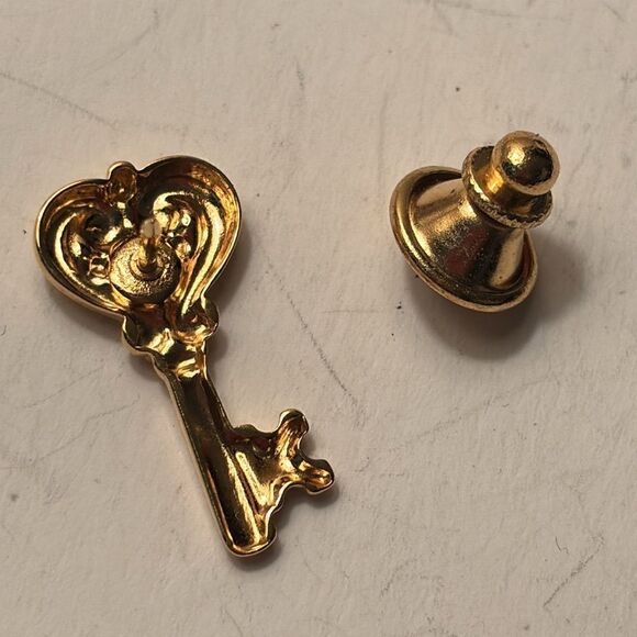 Vintage Gold Tone And Faux Pearl Key Shaped Lapel Pin - Picture 3 of 6